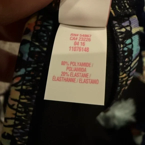 VS multi bikini bundle underwire halter crisscross 32d & Scheeky bottoms,1 ties - Picture 10 of 16